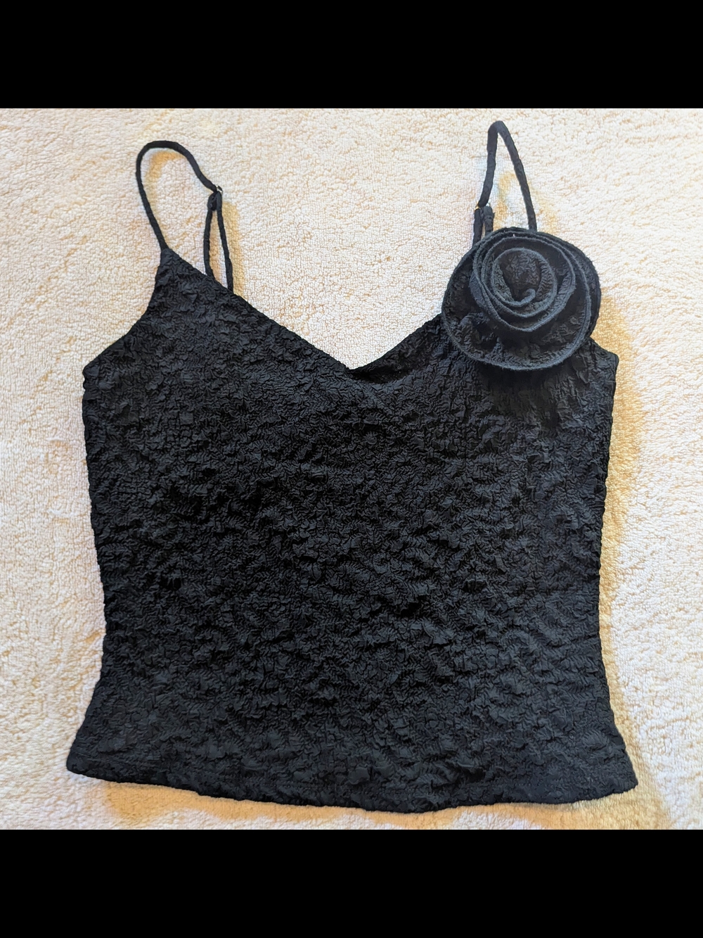 $20 ASTR the Label Size XS Textured Lace Rosette Cami Top Black EUC